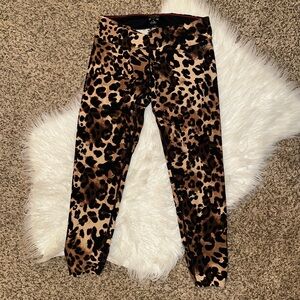 EUC Calvin Klein Performance medium leopard leggings.